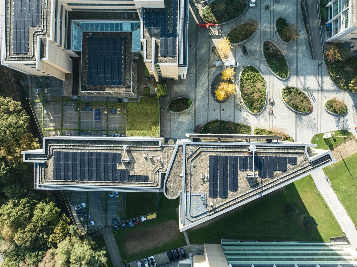 Zonnepanelen op Gebouw-B Secoya
