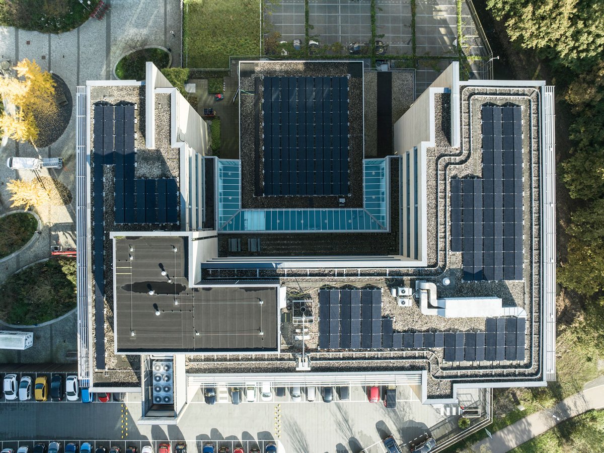 Zonnepanelen op Gebouw-C Secoya
