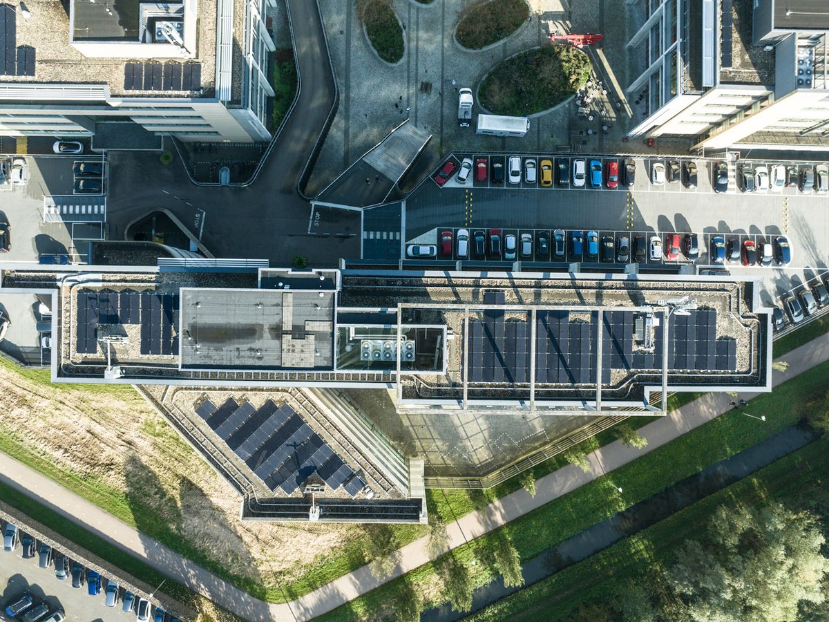 Zonnepanelen op Gebouw-D Secoya