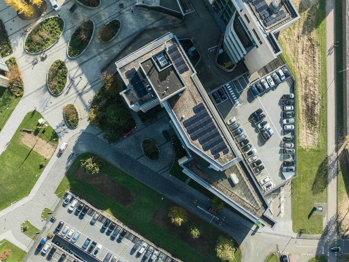 Zonnepanelen op Gebouw-E Secoya