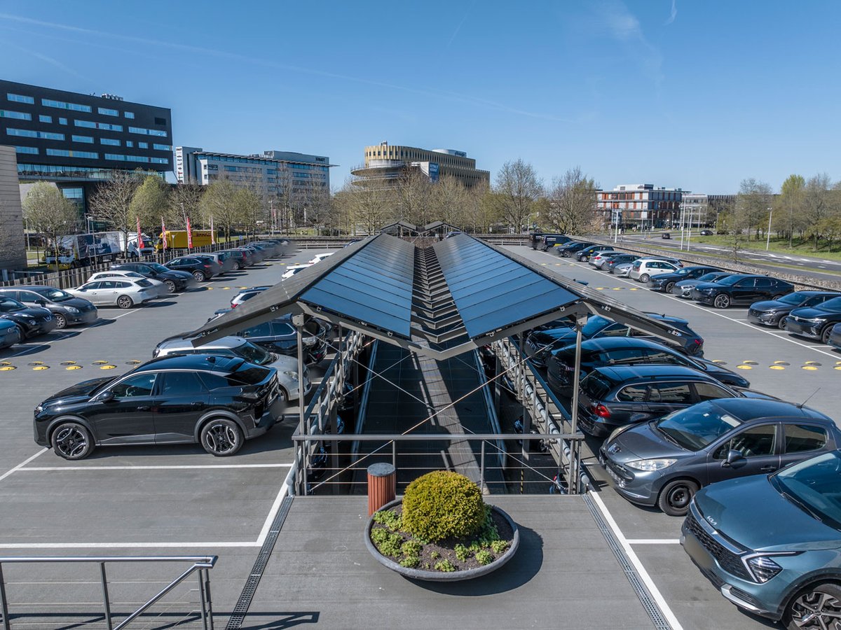 Zonnepanelen als carport parkeerdek Secoya Utrecht