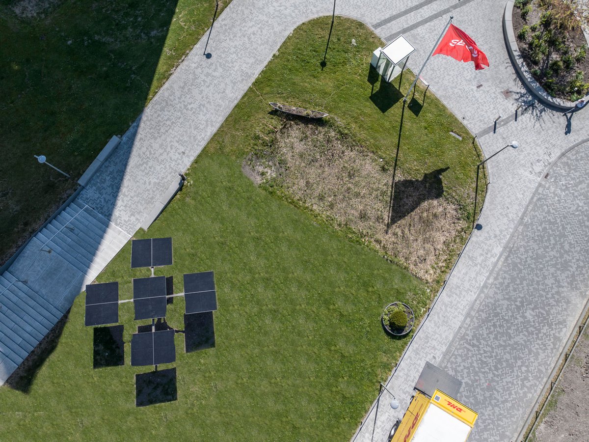 Zonnepanelen in vorm van lelie Secoya boven aanzicht Utrecht